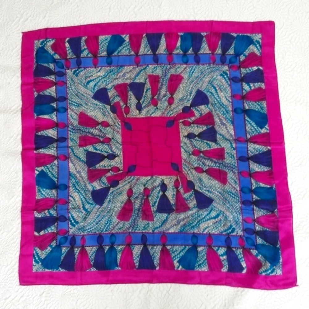 VTG Abstract Design Vivid Colors Silky Scarf - Picture 4 of 4